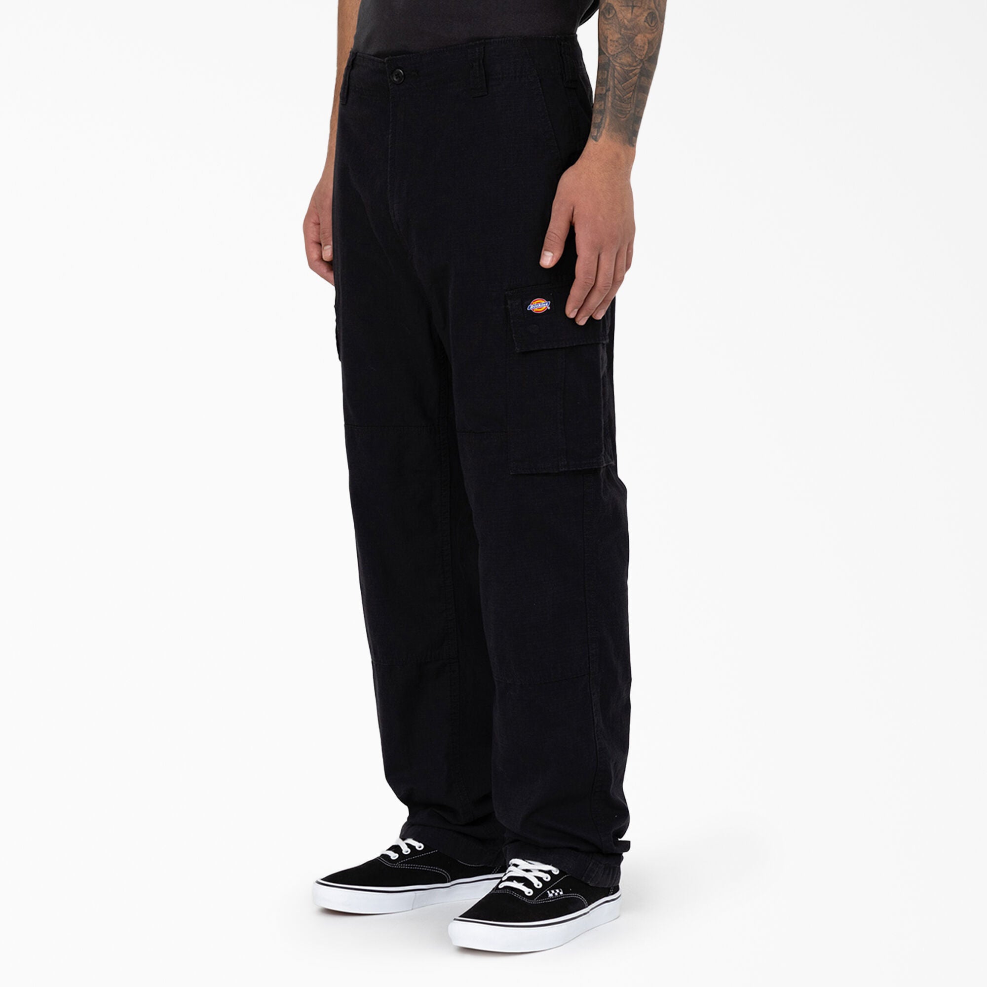 DK0A4X9XBLK-A7.jpg