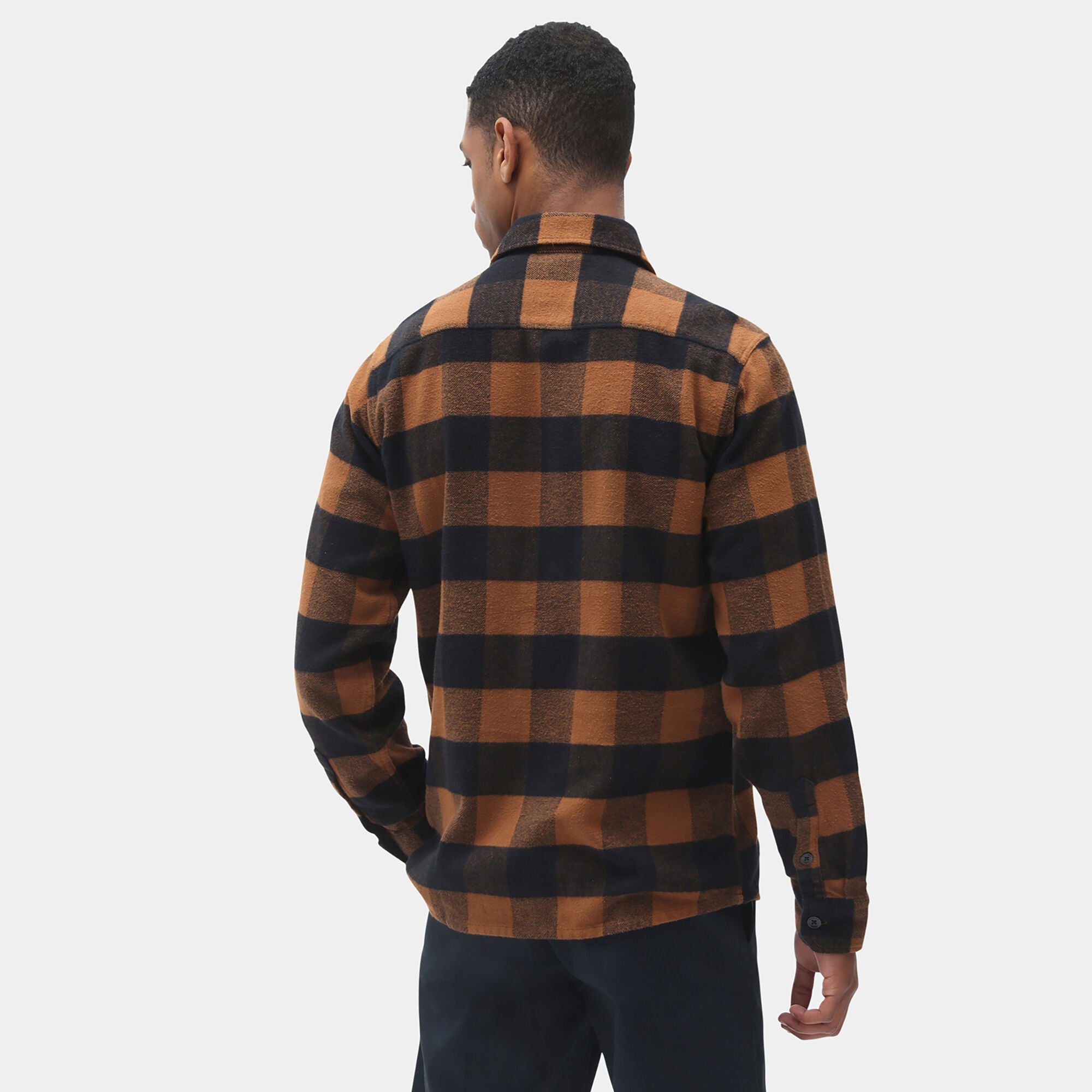 DK0A4XDZK18-BK.jpg