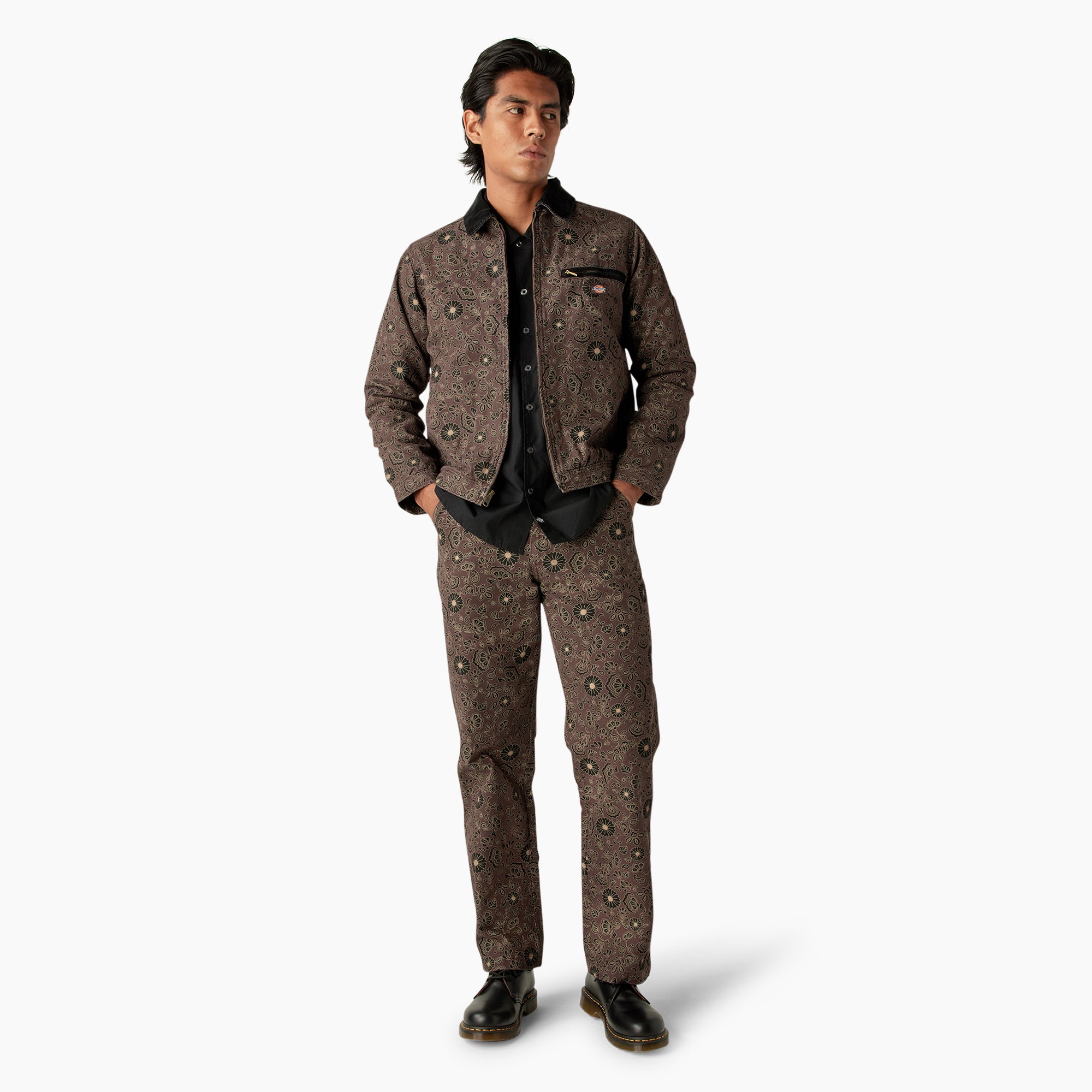 DK0TJR39FCR-A4.jpg